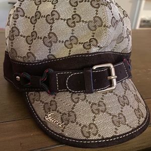 Authentic women’s monogram Gucci Newsboy Cap XL